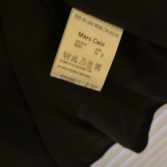 Marc Cain Short black jacket - Picture 3 of 4
